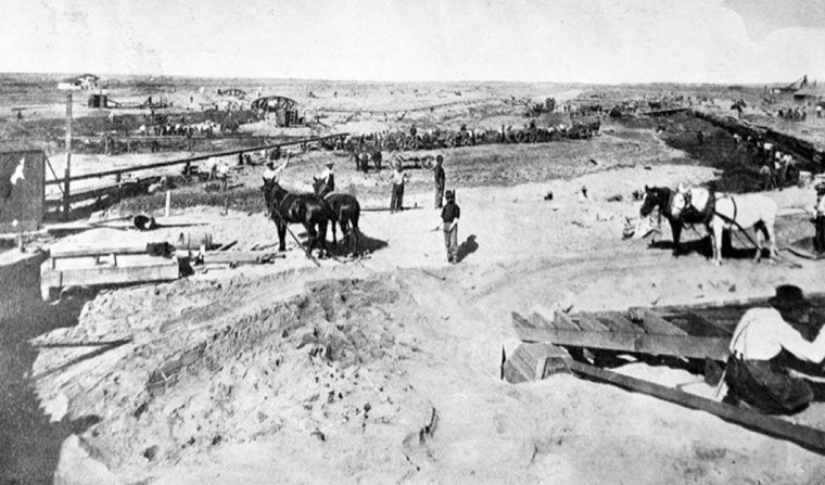 Digging the canals with horse-drawn scoops, 1905
