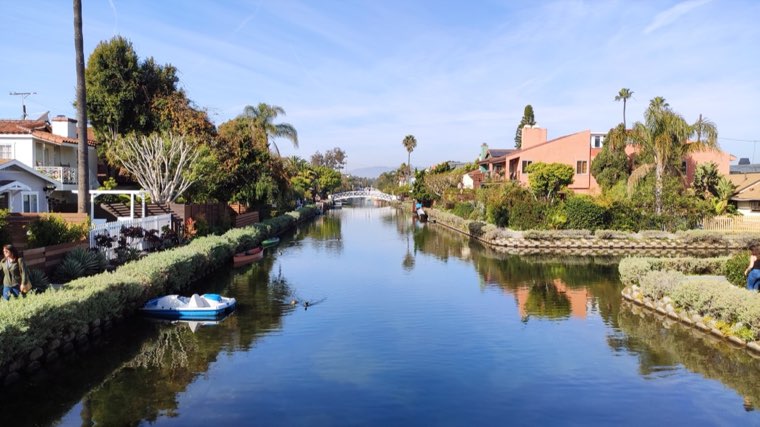 Grand Canal in 1992, before the rebuild, and today